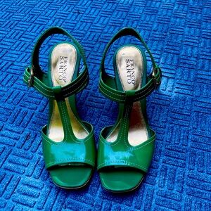 Franco Sarto Kelly Green Jana Leather T Strap Wicker Kitten Heel Wedge Size 9